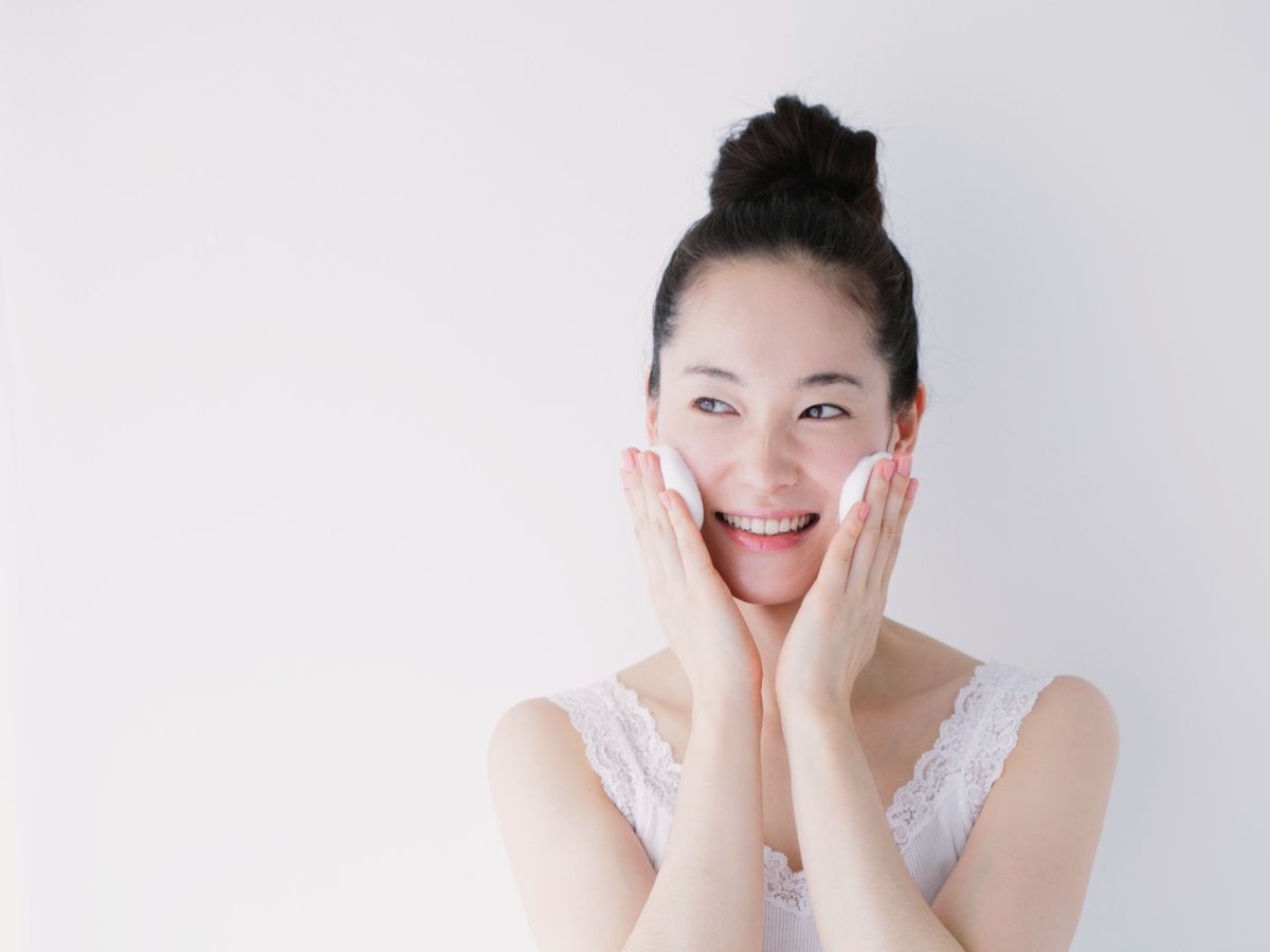 5 Amazing Hacks To Soothe Dry Sensitive Scalp This Monsoon - Gallery Image