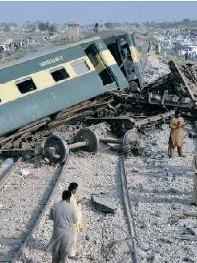 Islamabad Express Derails Near Lahore, 30 Injured