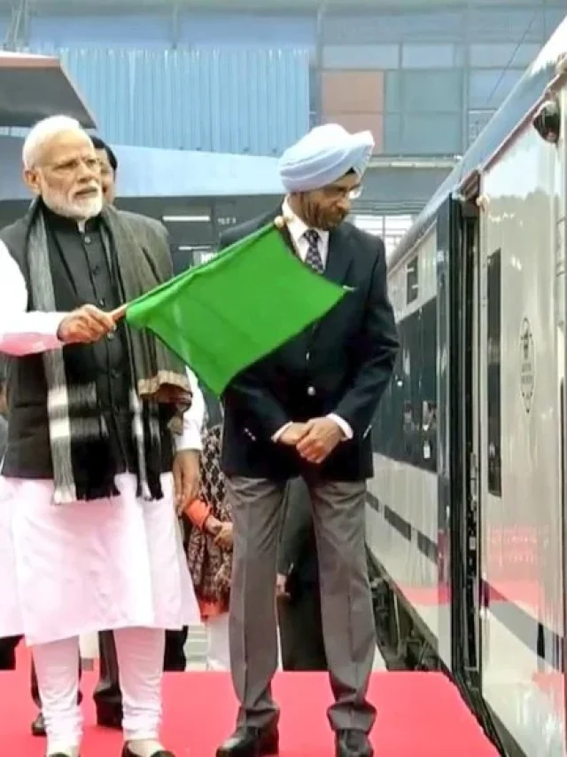PM Modi Launches Bengaluru Metro Yellow Line & Vande Bharat Trains